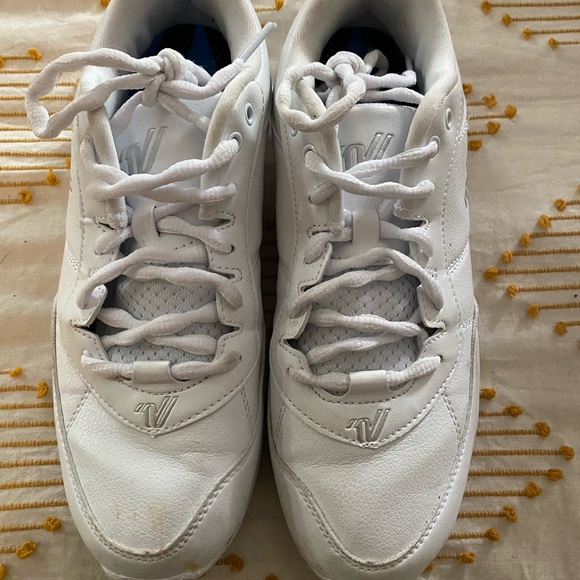 Wilson Cheer shoes (fits small) white - Picture 1 of 3